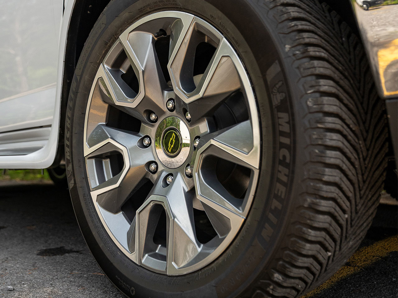 New 2025 Chevrolet Express 2500 Extended image 9