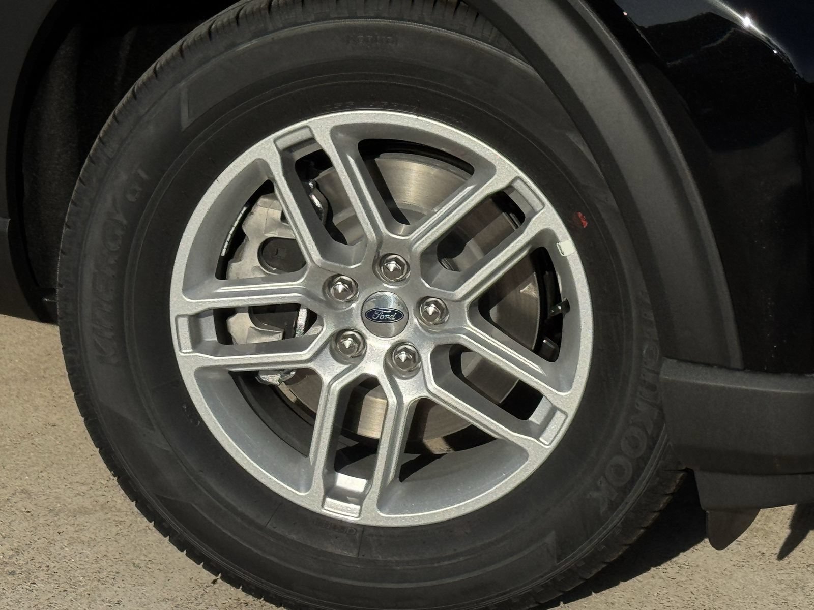 New 2026 Ford Explorer Active w/ Active Comfort Package RWD image 8