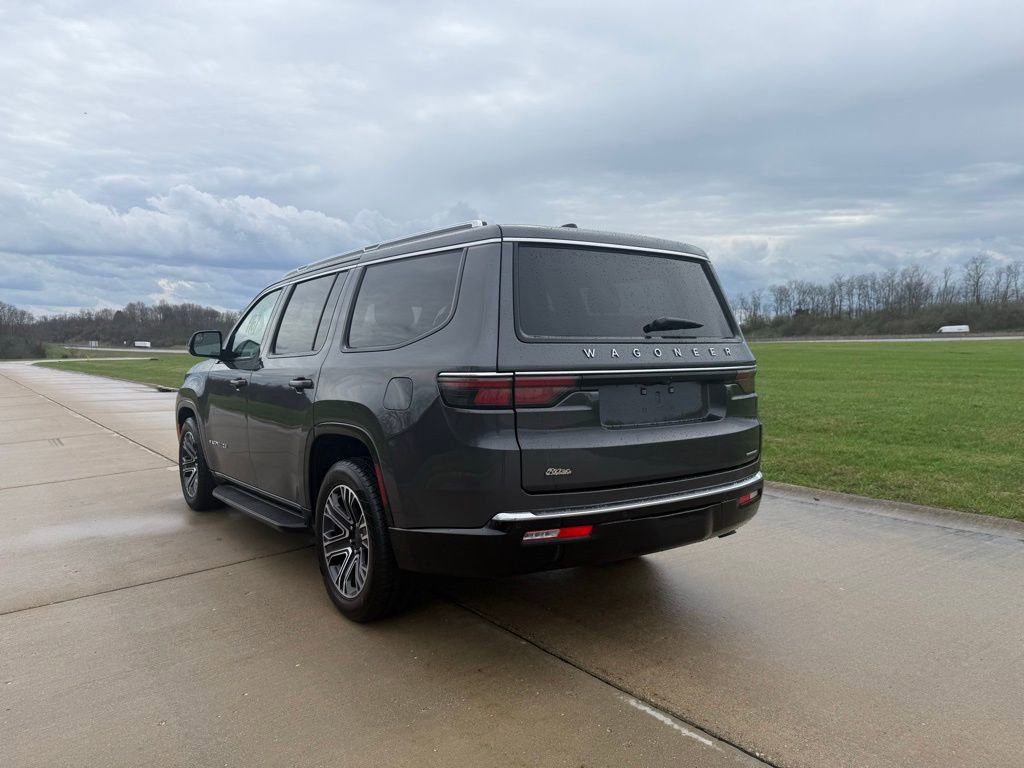 Used 2024 Jeep Wagoneer Series II w/ Flexible Seating Group image 7