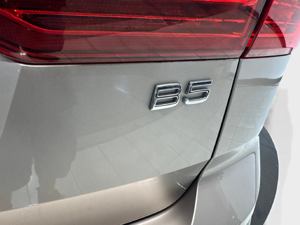 Used 2023 Volvo XC60 B5 Plus FWD image 26