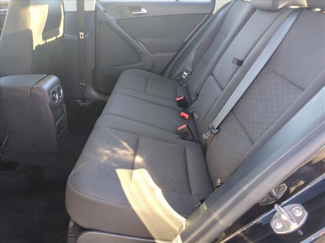 Used 2017 Volkswagen Tiguan Limited w/ Alloy Wheels Package image 17