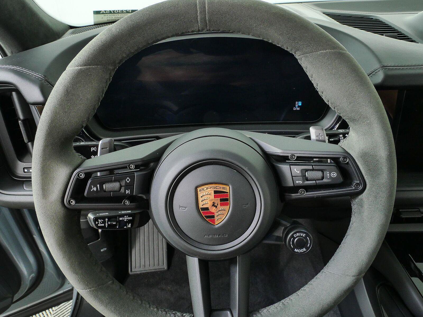 Certified 2025 Porsche Cayenne GTS AWD/4WD image 9