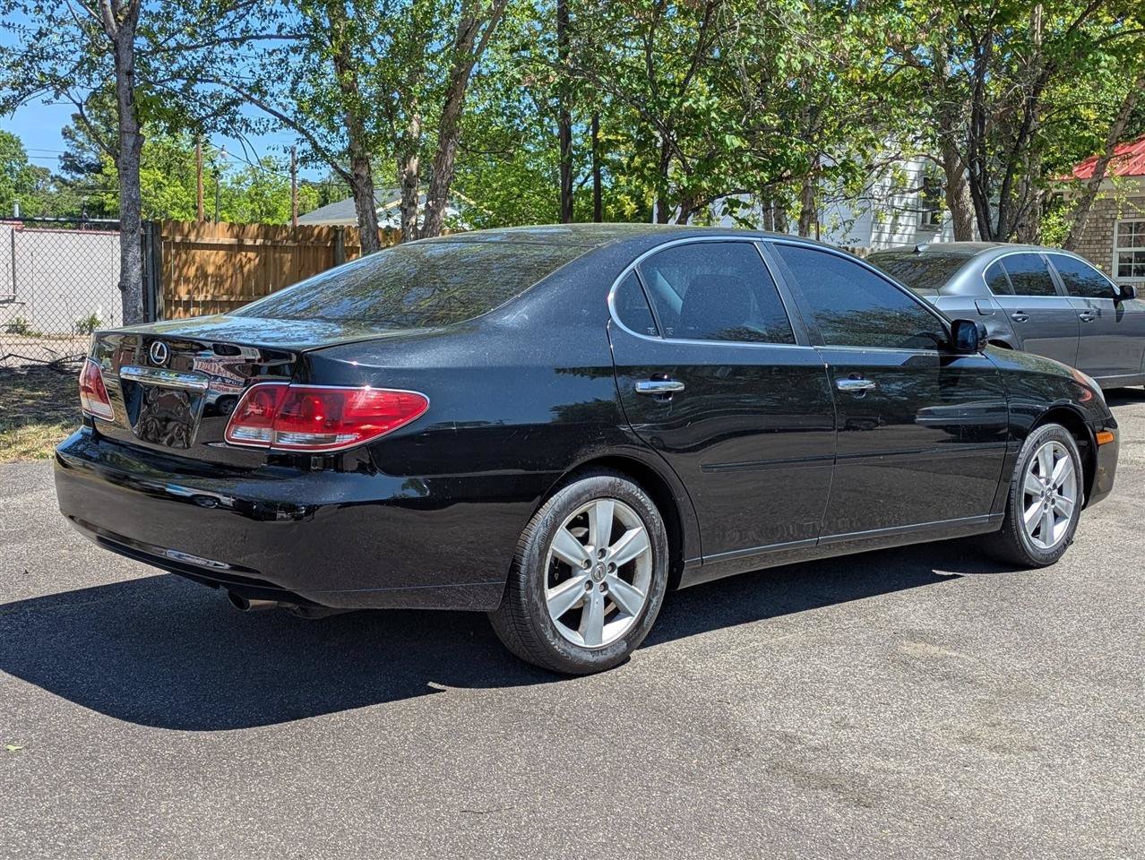 Used 2005 Lexus ES 330 FWD image 9
