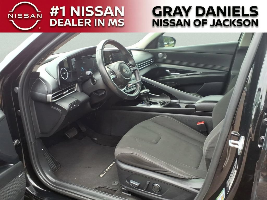 Used 2021 Hyundai Elantra SEL w/ Convenience + Premium Package FWD image 24