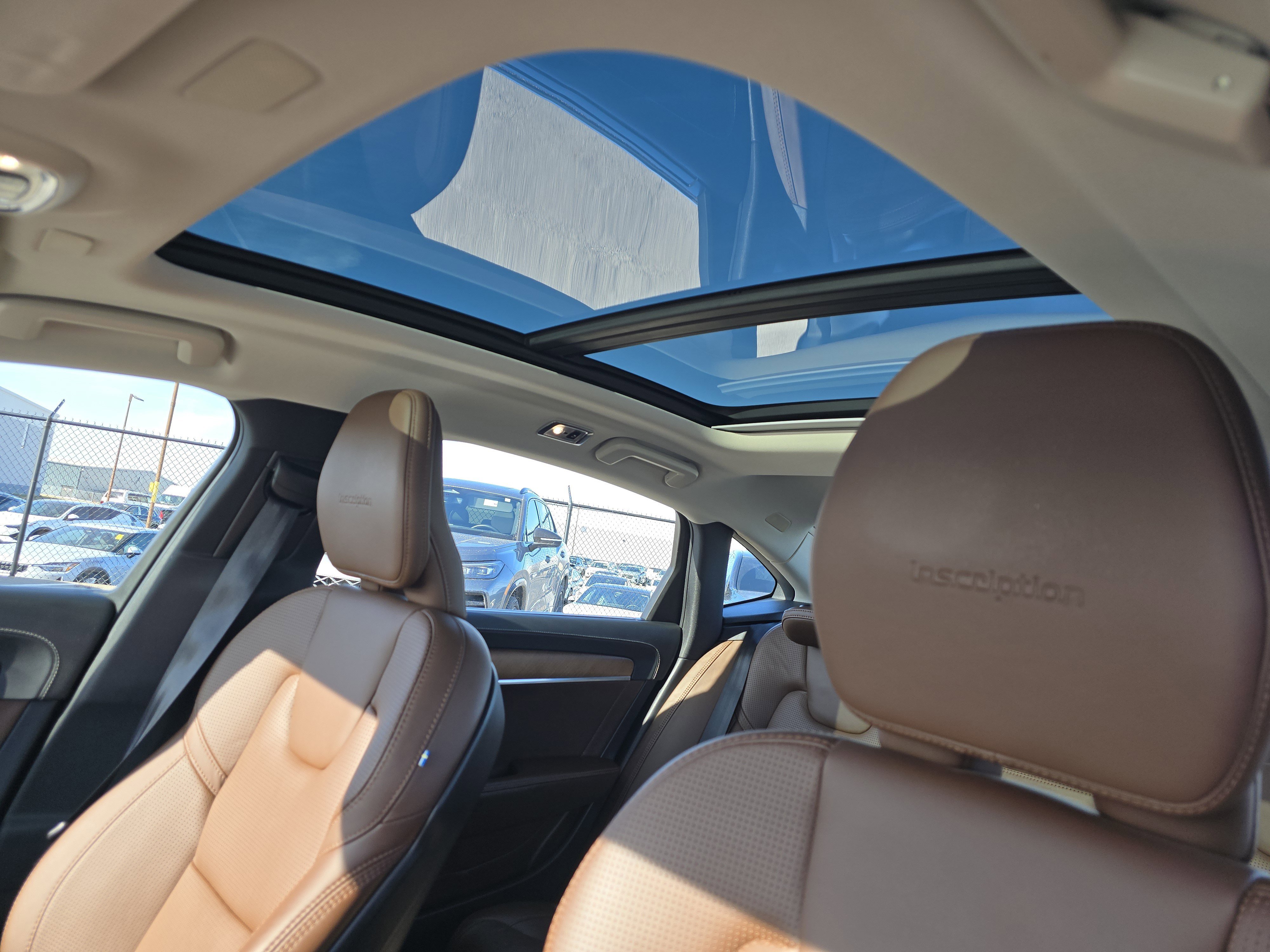 Used 2020 Volvo S90 T8 Inscription image 24