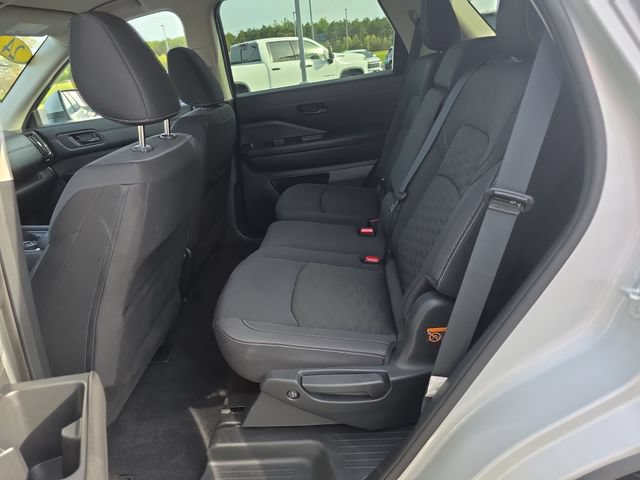 Used 2024 Nissan Pathfinder SV AWD/4WD image 28