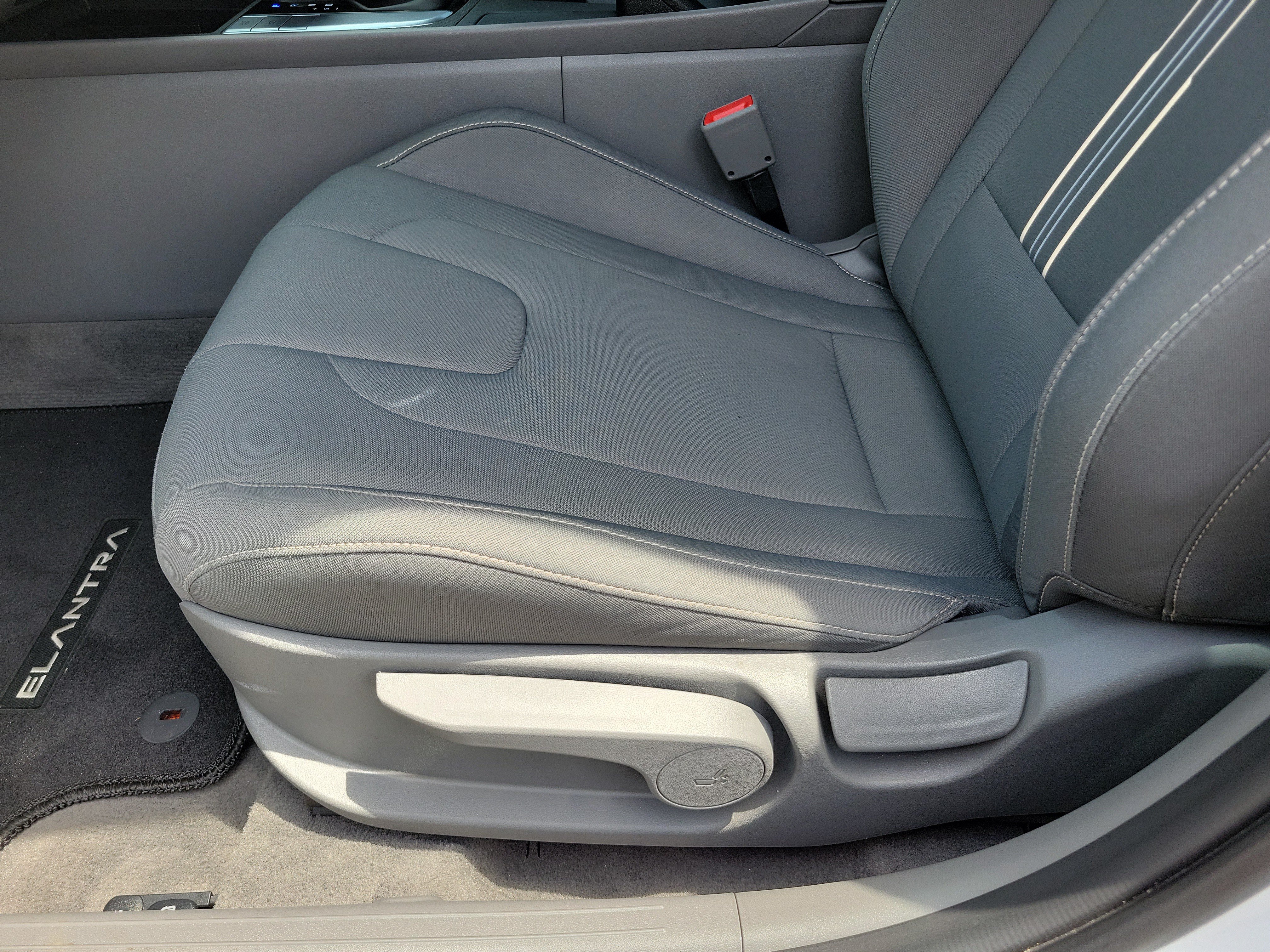 Used 2025 Hyundai Elantra Sport FWD image 5