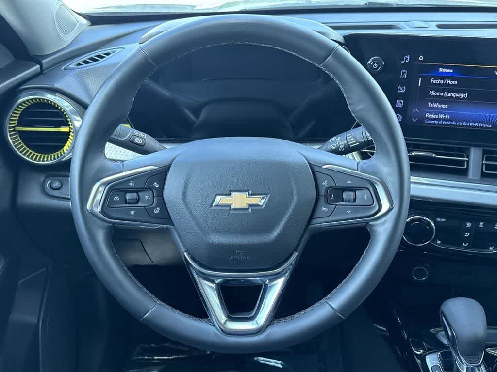 Used 2025 Chevrolet Trax LT w/ Driver Confidence Package FWD image 15