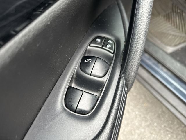 Used 2014 Nissan Rogue SL w/ SL Premium Package image 16