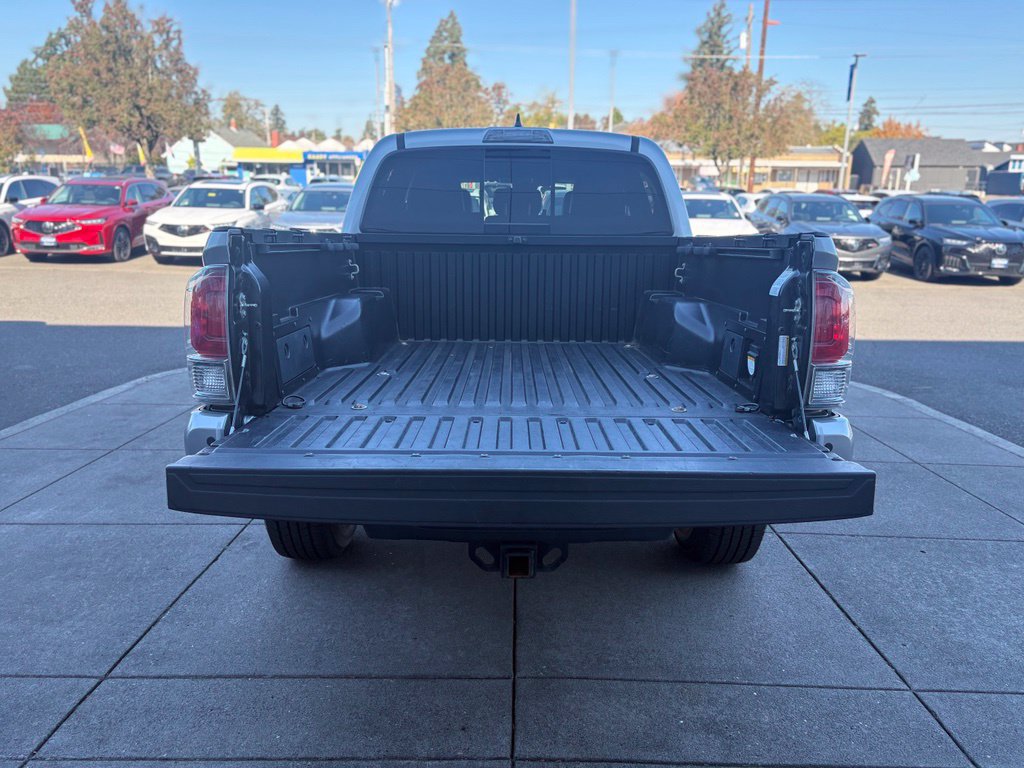 Used 2018 Toyota Tacoma Limited AWD/4WD image 9
