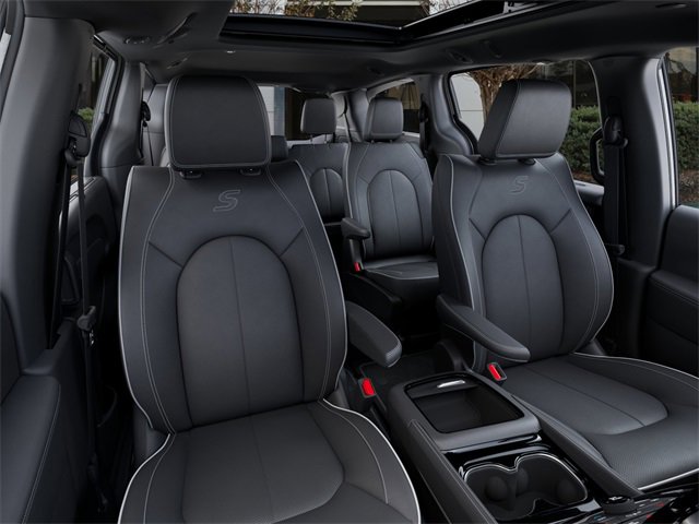 New 2026 Chrysler Pacifica Limited w/ S Appearance Package image 16
