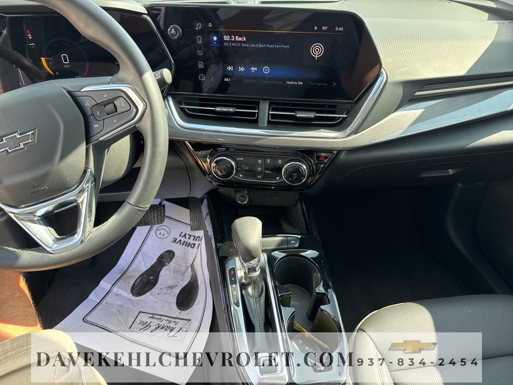 Used 2025 Chevrolet Trax ACTIV w/ Sunroof Package image 13