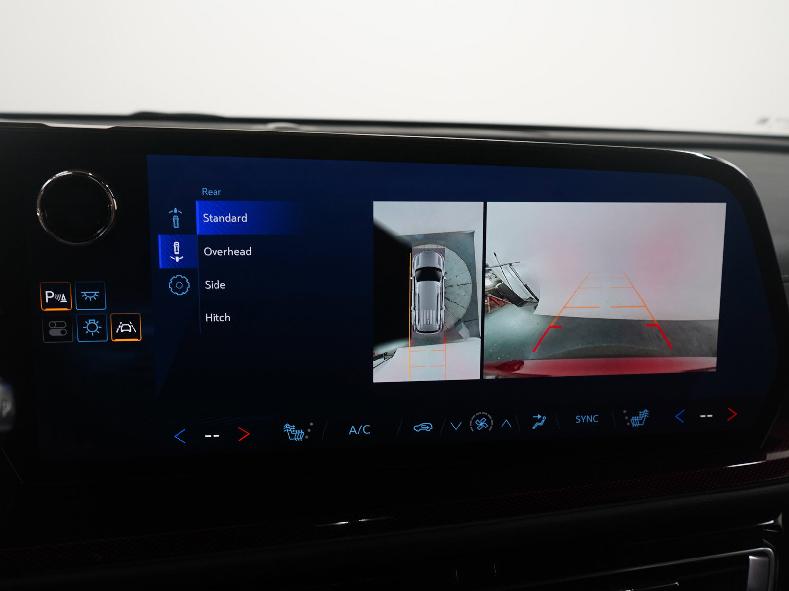 Used 2024 Chevrolet Traverse Z71 image 21