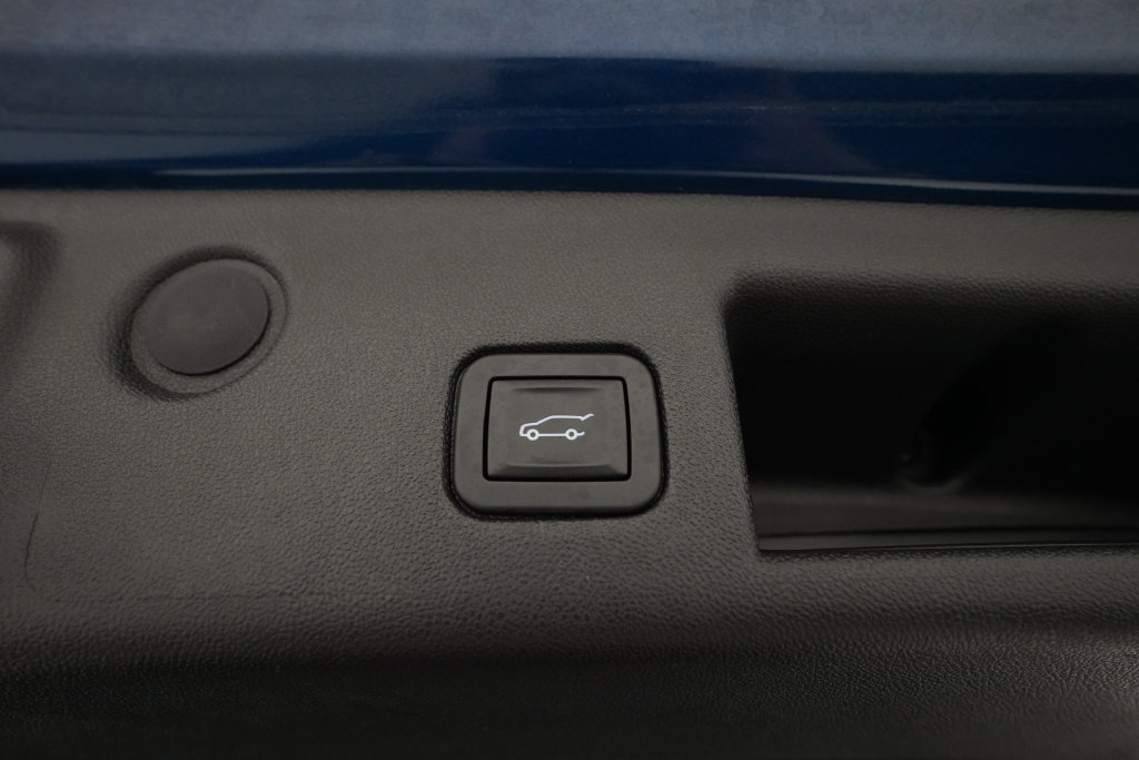 Used 2019 Chevrolet Equinox LT w/ Driver Convenience Package FWD image 15