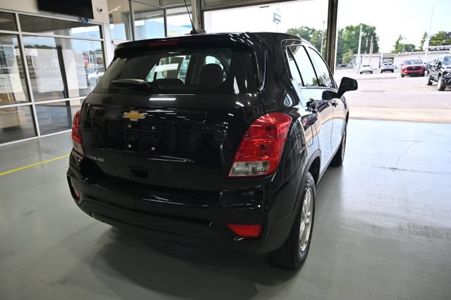Used 2020 Chevrolet Trax LS AWD/4WD image 5