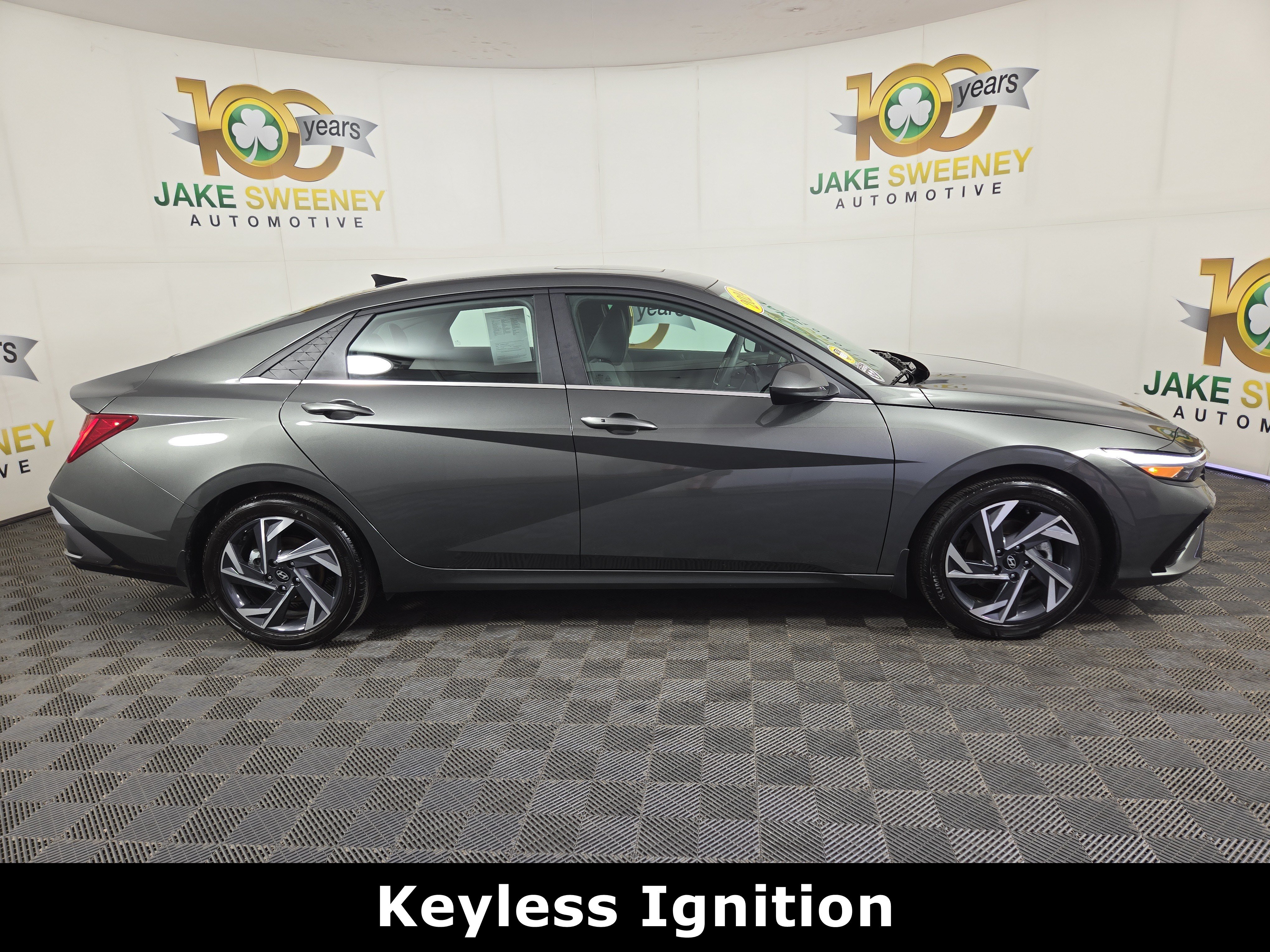 Used 2024 Hyundai Elantra SEL w/ Convenience Package FWD image 10