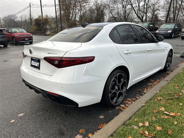 Used 2022 Alfa Romeo Giulia Veloce image 8