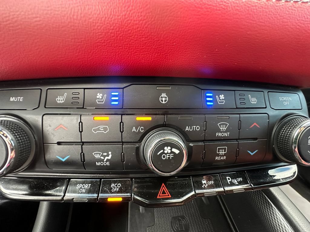 Certified 2022 Dodge Durango R/T w/ Blacktop Package AWD/4WD image 25