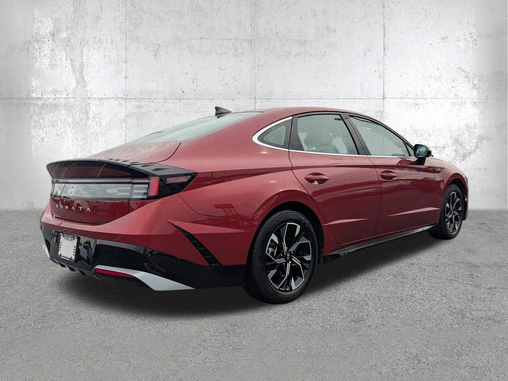 Used 2025 Hyundai Sonata SEL FWD image 5