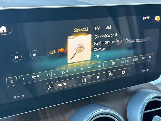 Used 2022 Mercedes-Benz GLC 300 w/ Multimedia Package Lite image 22