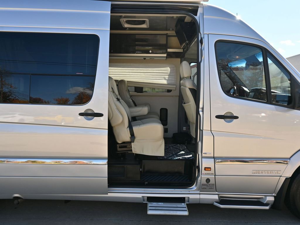 Used 2014 Mercedes-Benz Sprinter 3500 image 26