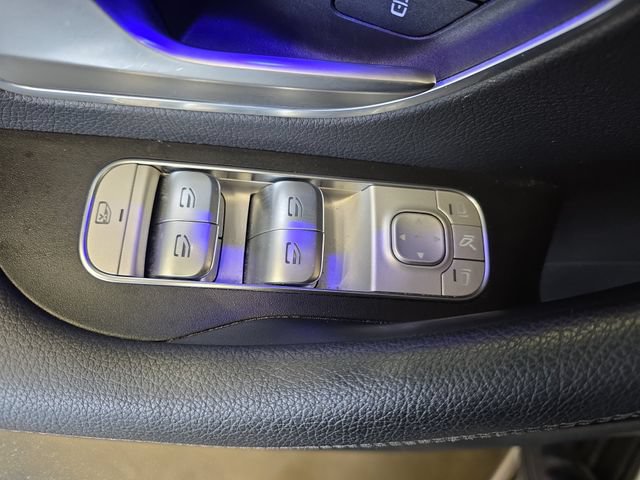 Used 2023 Mercedes-Benz GLS 580 4MATIC image 32