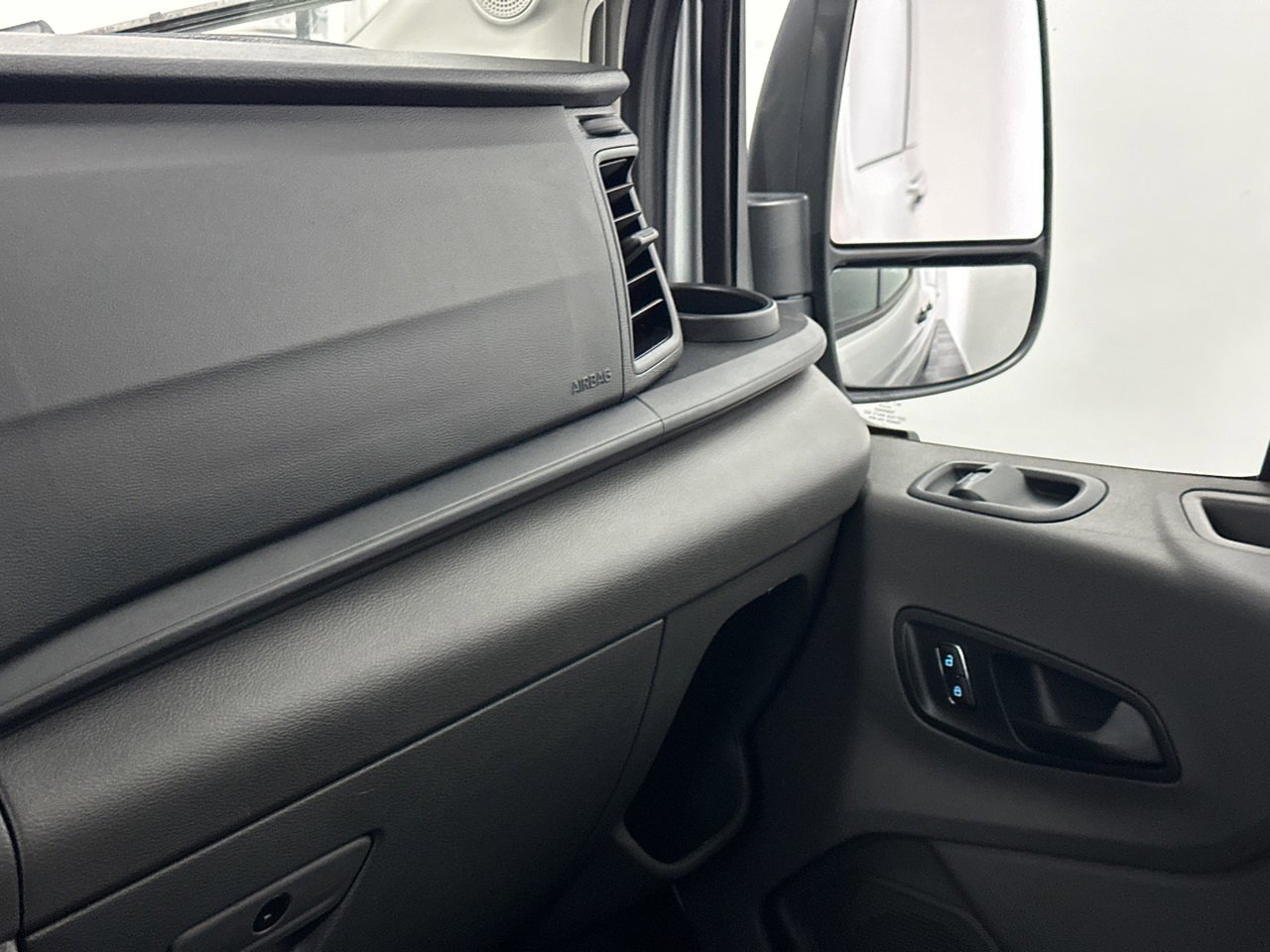 Used 2022 Ford Transit 350 XLT image 33