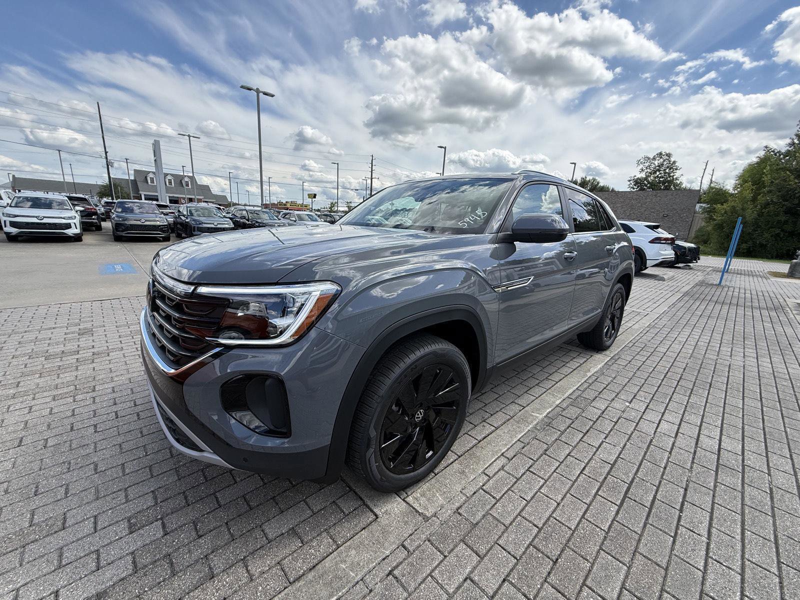 New 2026 Volkswagen Atlas Cross Sport SE image 4