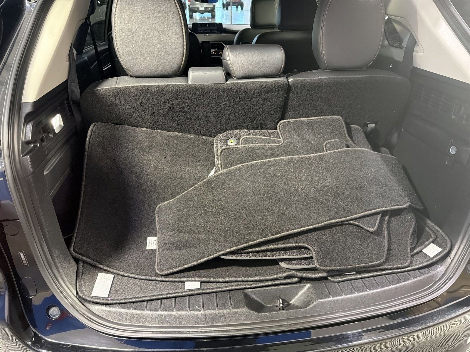 Used 2024 MAZDA CX-90 Plug-In Hybrid w/ Preferred AWD/4WD image 37