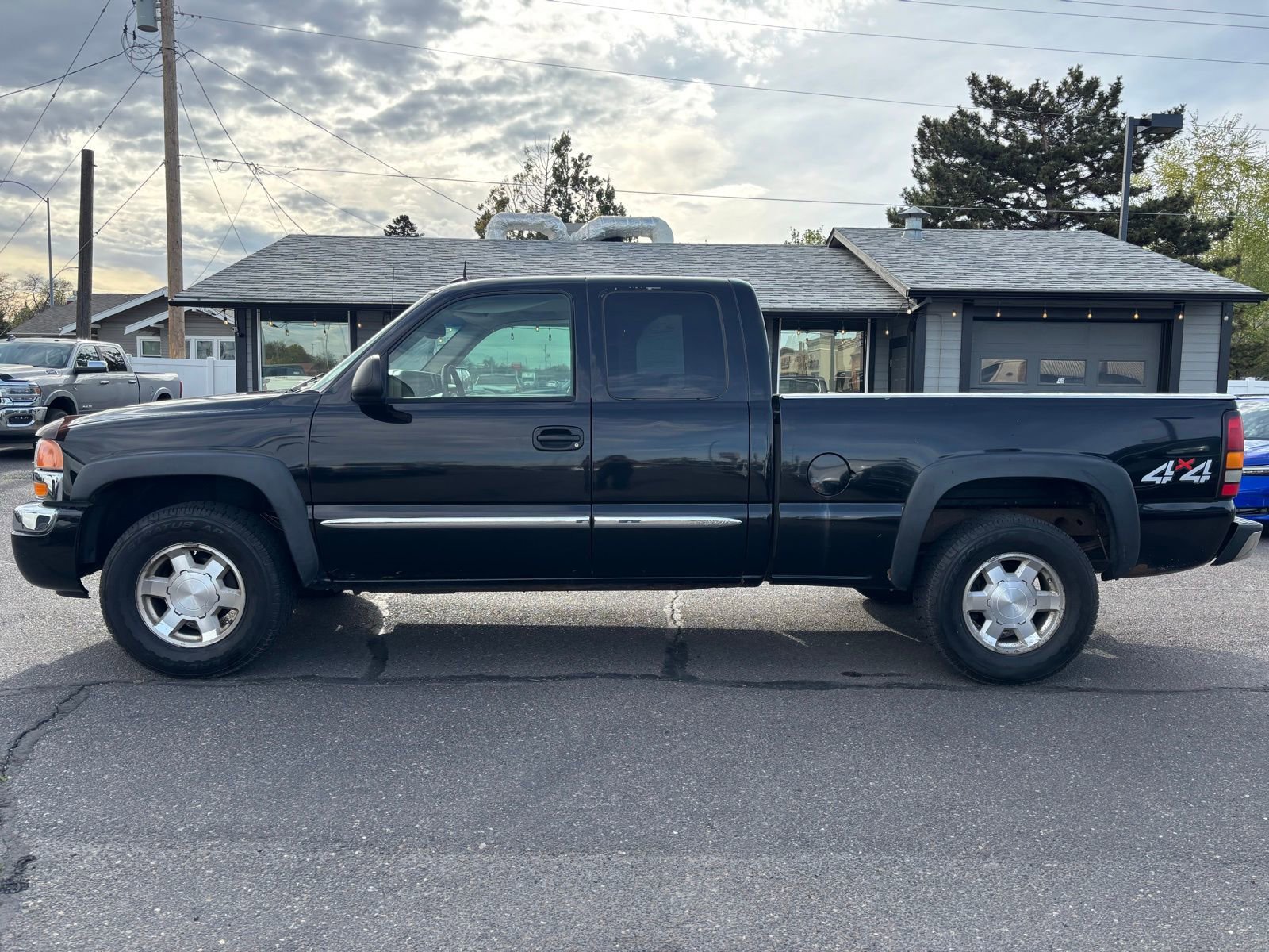 Used 2004 GMC Sierra 1500 SLE w/ Safe And Sound Package image 8