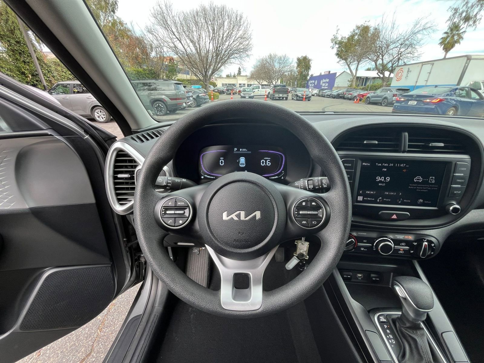 Used 2025 Kia Soul LX w/ LX Technology Package image 32