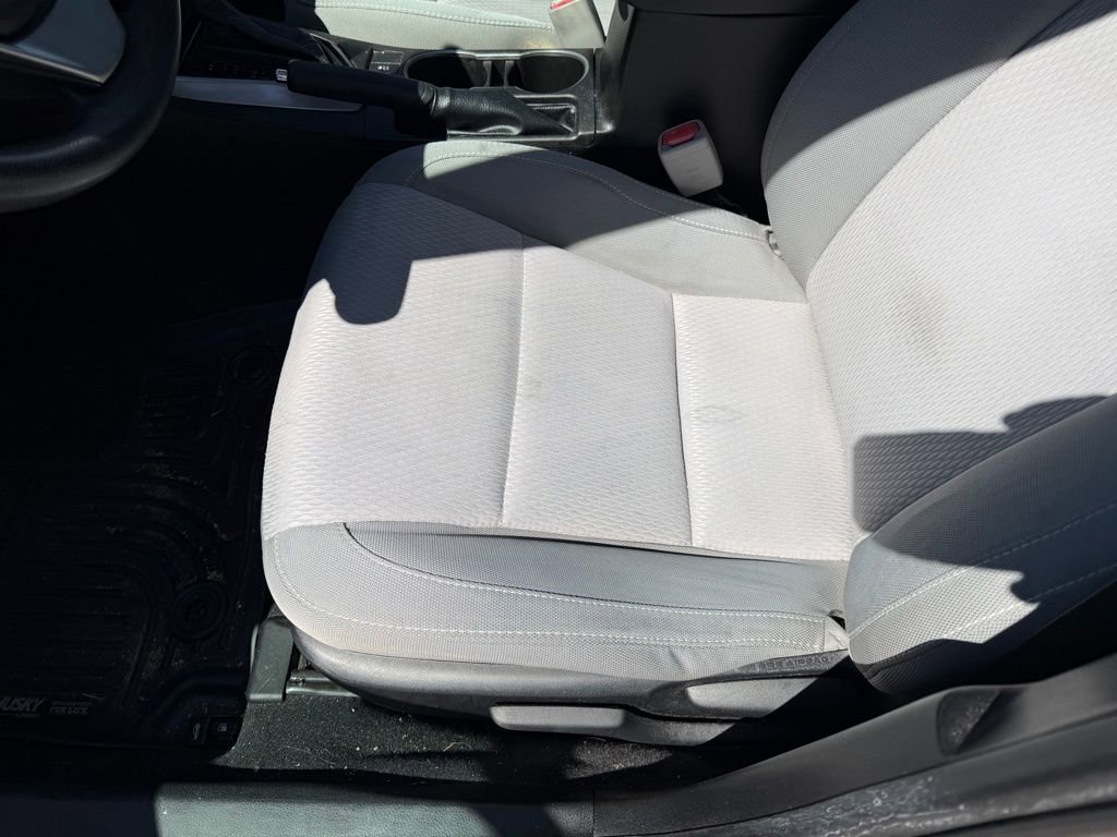 Used 2015 Toyota Corolla LE image 23