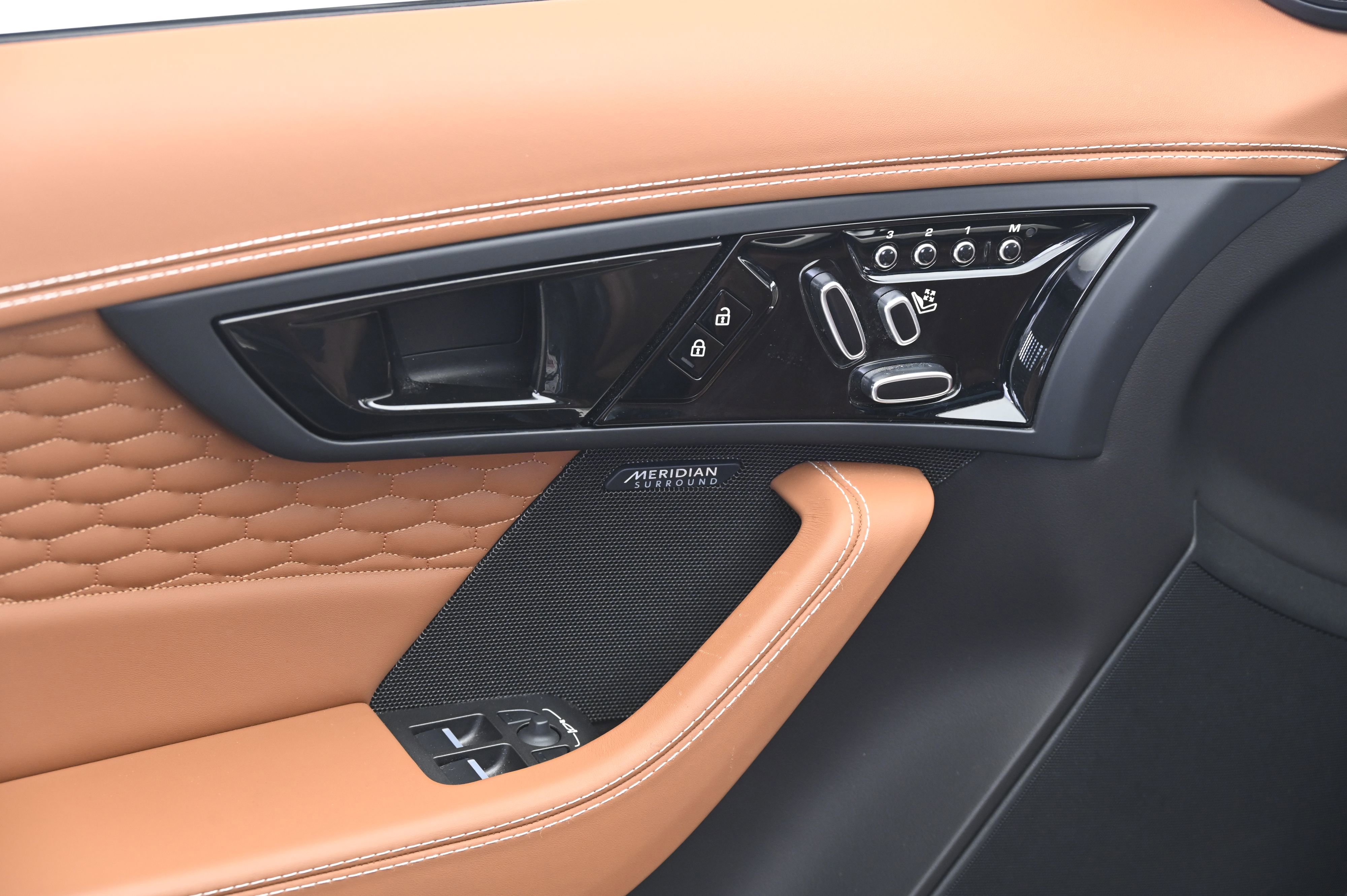 Used 2024 Jaguar F-TYPE R AWD/4WD image 22