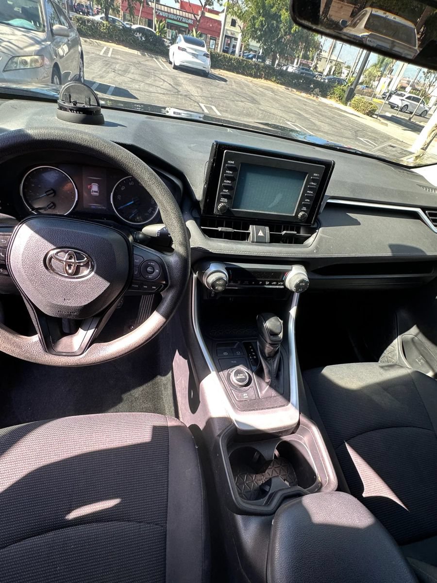 Used 2019 Toyota RAV4 LE w/ Carpet Mat Package AWD/4WD image 4
