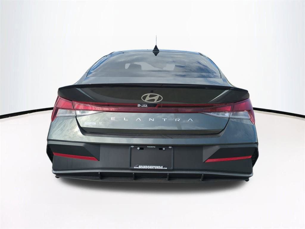 New 2026 Hyundai Elantra Sport image 6