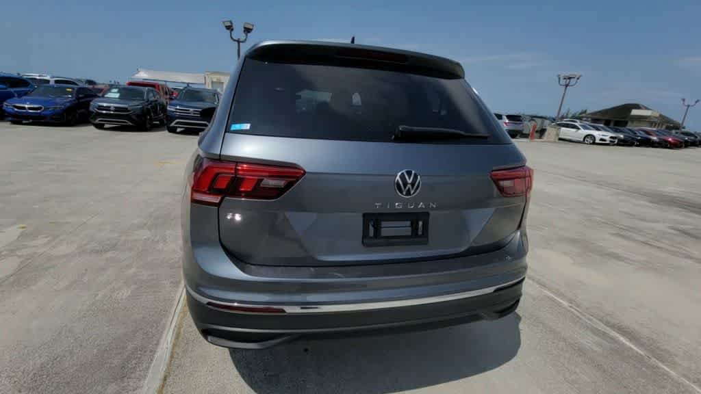 Used 2023 Volkswagen Tiguan SE FWD image 8