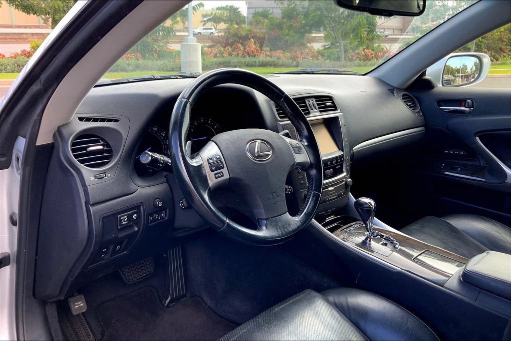 Used 2015 Lexus IS 250C w/ Luxury Package RWD image 12