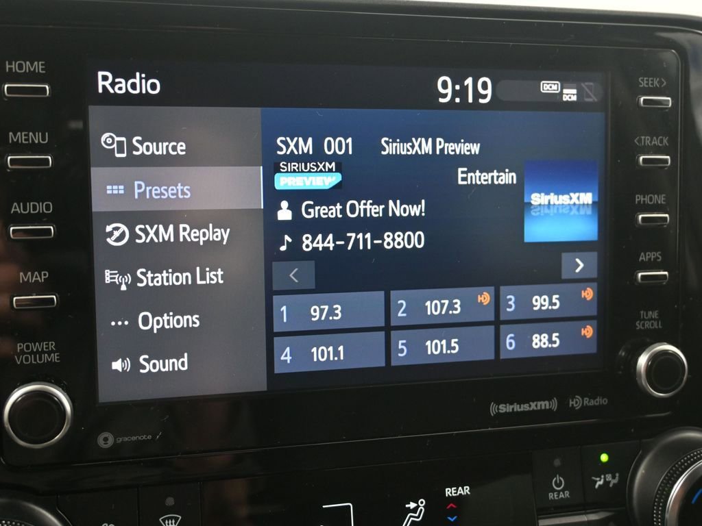 Used 2020 Toyota Highlander LE image 18