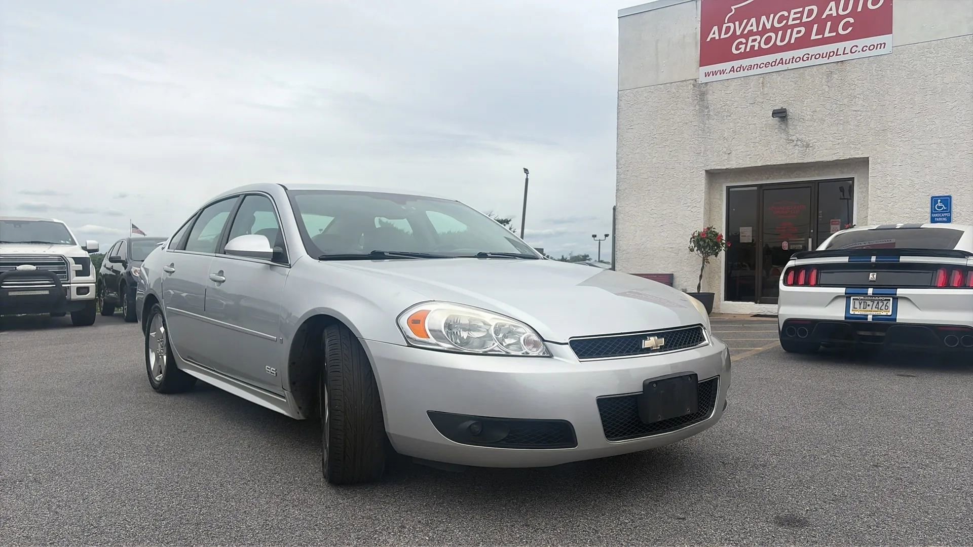 Used 2009 Chevrolet Impala SS w/ Convenience Package FWD image 5