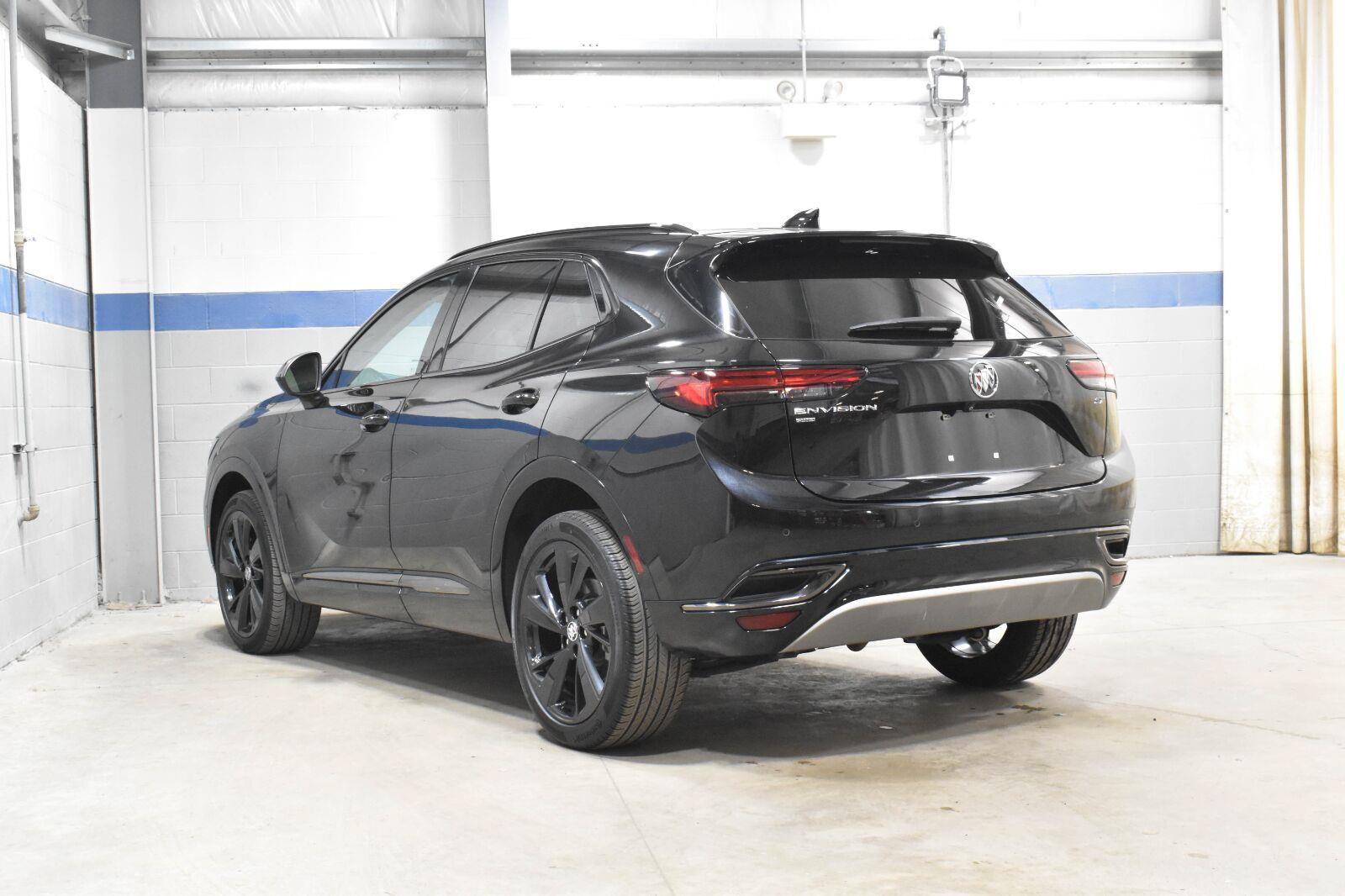 Used 2023 Buick Envision Essence w/ Sport Touring Package AWD/4WD image 24