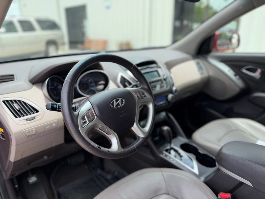Used 2013 Hyundai Tucson Limited FWD image 14