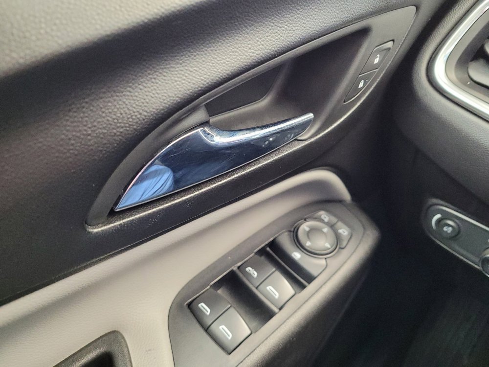 Used 2019 Chevrolet Equinox LS w/ LS Convenience Package image 27