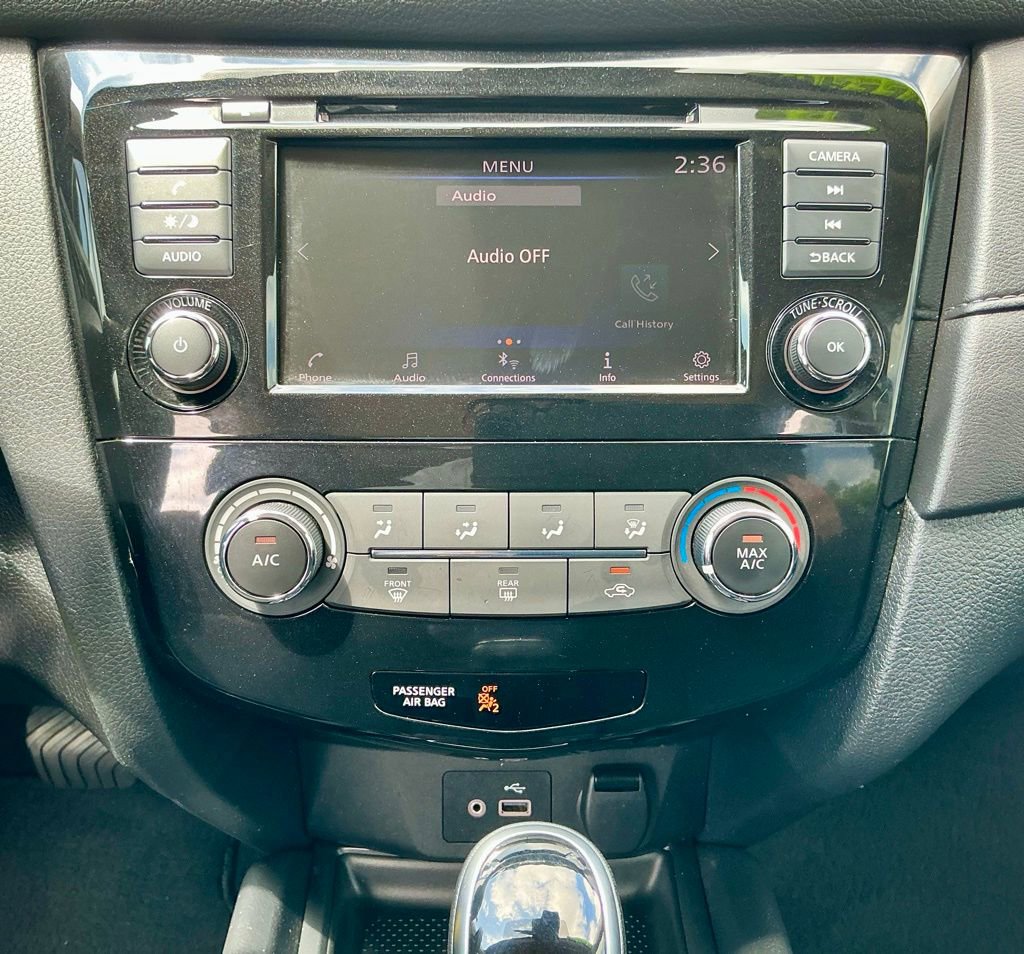 Used 2019 Nissan Rogue S w/ Special Edition Package FWD image 34