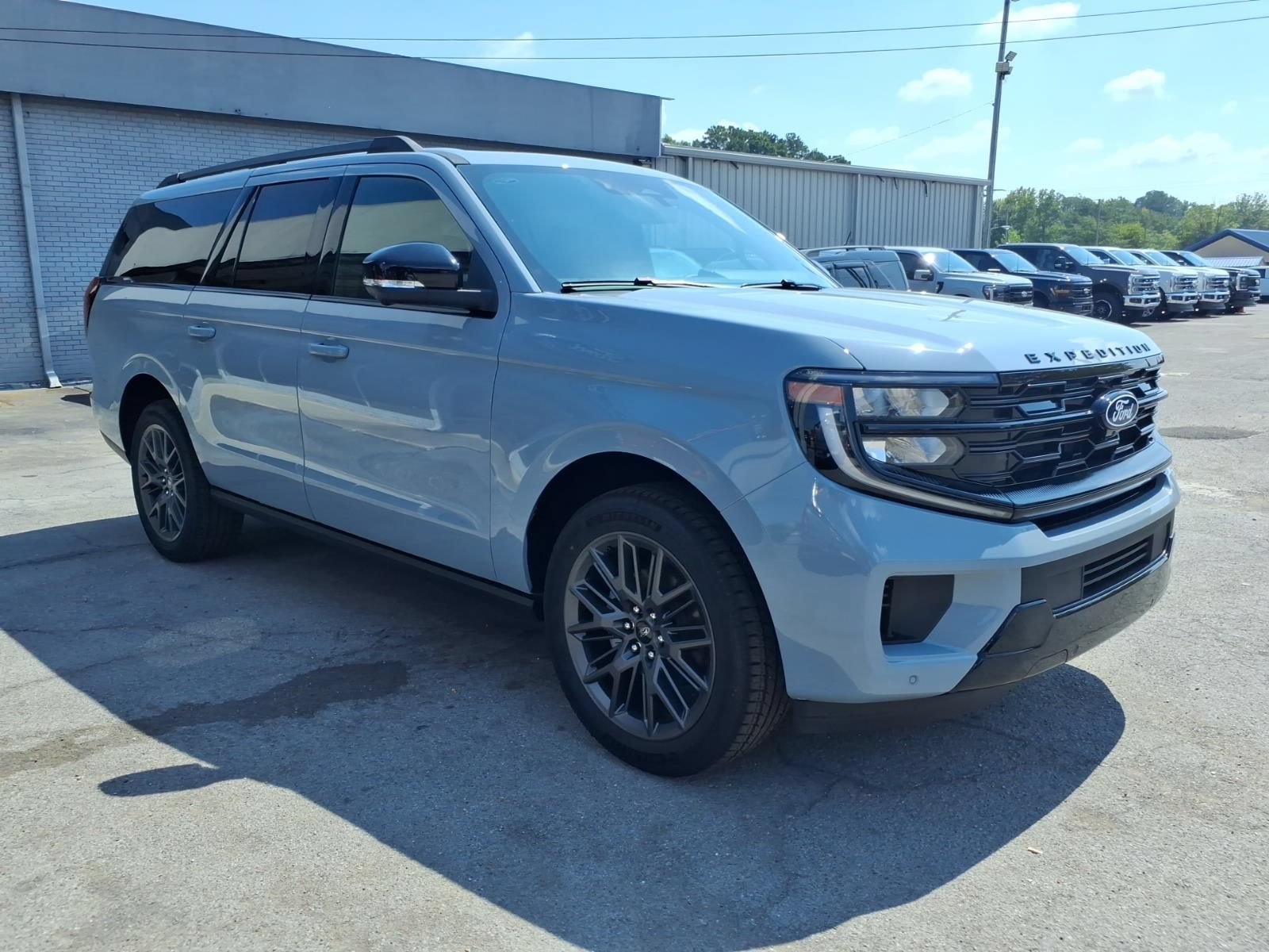 New 2027 Ford Expedition Max Platinum w/ Stealth Appearance Package RWD image 8