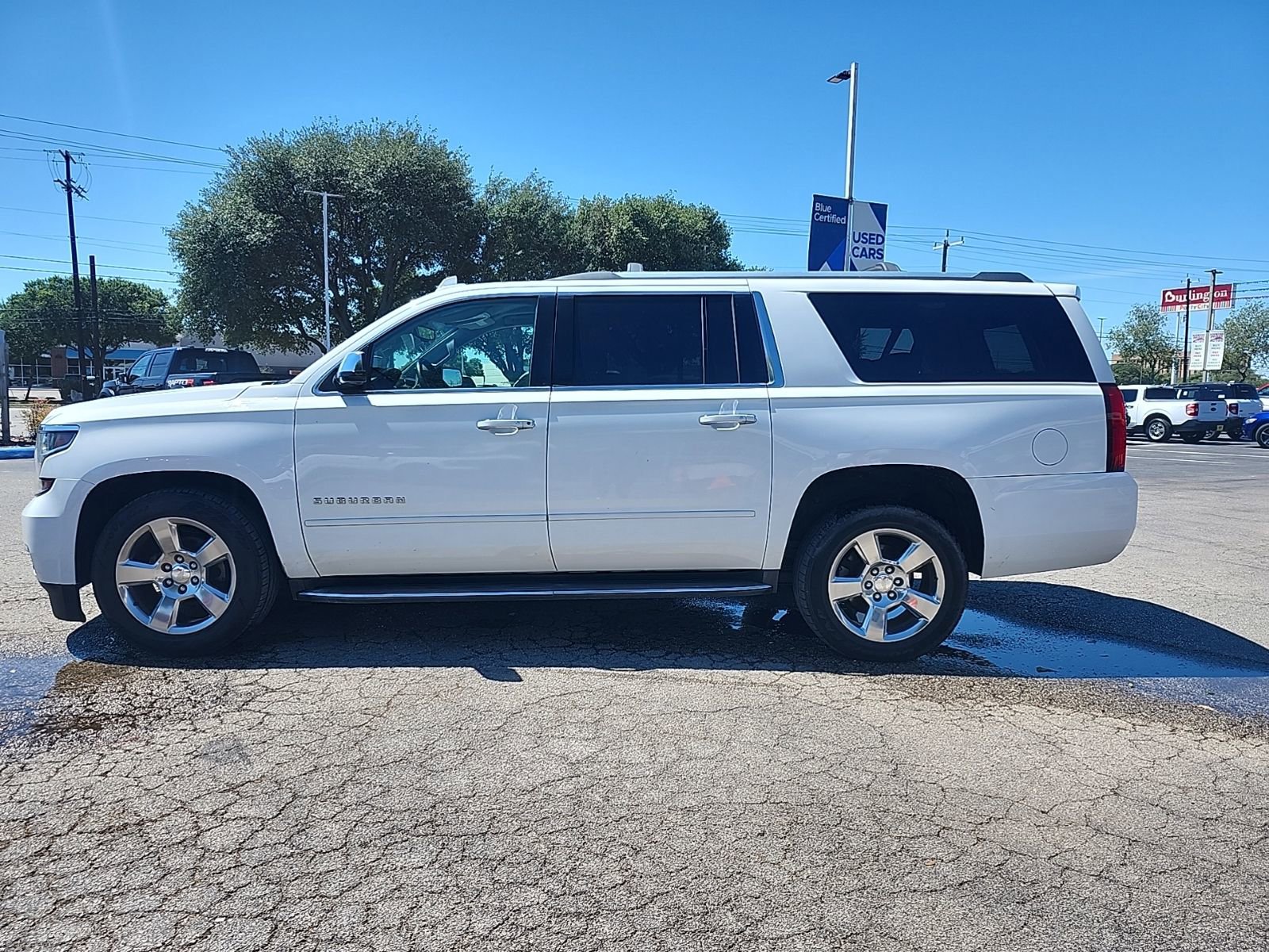 Used 2017 Chevrolet Suburban Premier RWD image 5
