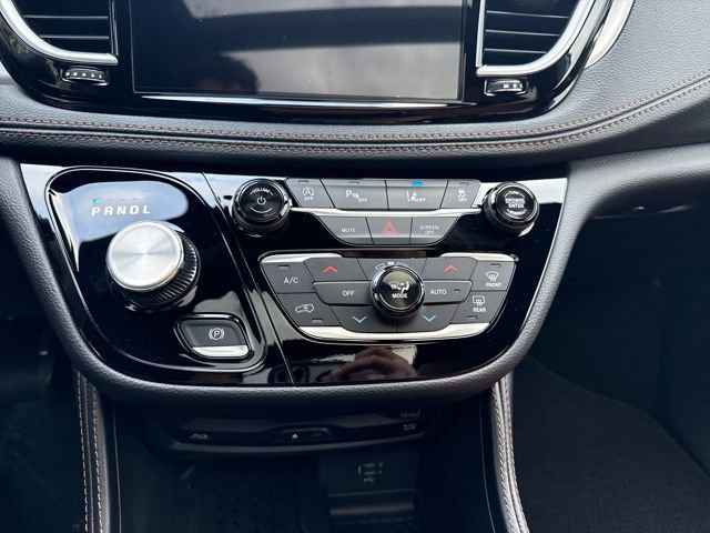 New 2026 Chrysler Pacifica Pinnacle image 22