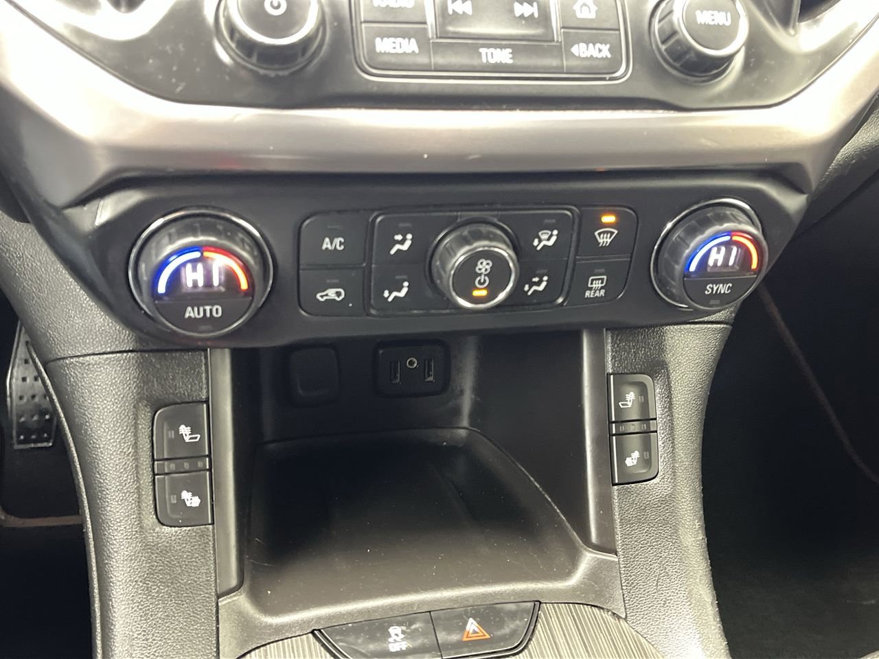 Used 2017 GMC Acadia SLE w/ Driver Alert Package I AWD/4WD image 20