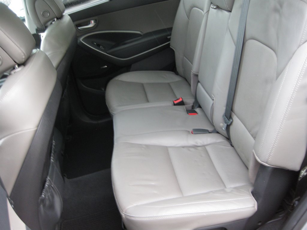 Used 2015 Hyundai Santa Fe GLS w/ Option Group 03 FWD image 30