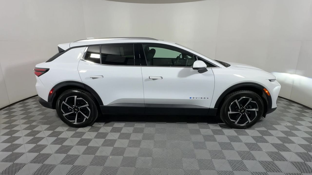 New 2026 Chevrolet Equinox EV LT AWD/4WD image 69