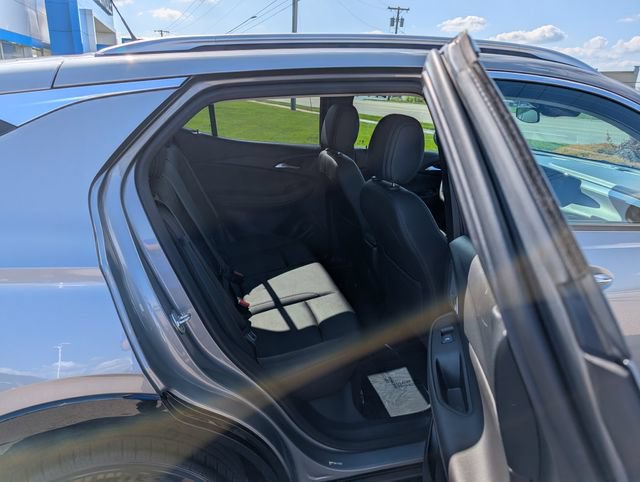 Used 2024 Buick Encore GX Sport Touring FWD image 5